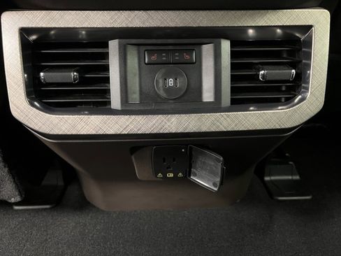 Used 2025 Ford F350 King Ranch w/ FX4 Off-Road Package image 47