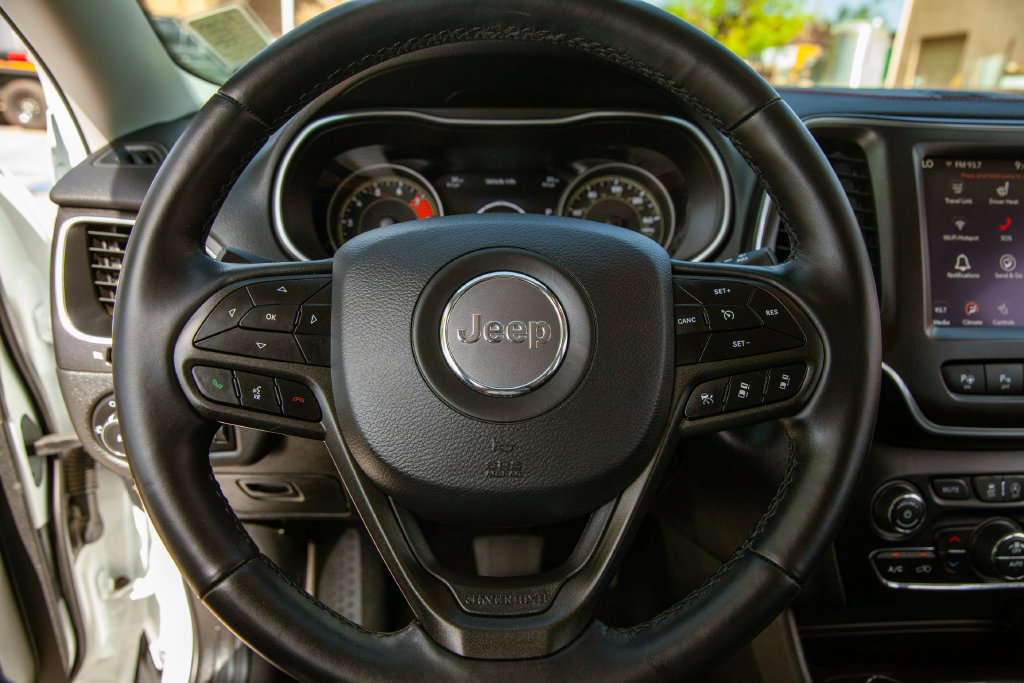 Used 2021 Jeep Cherokee Trailhawk w/ Sun, Sound & Nav Group AWD/4WD image 17