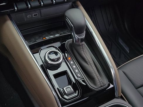 New 2026 GMC Canyon Denali w/ LPO, Black Badging Package image 31