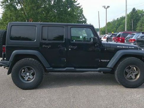 Used 2015 Jeep Wrangler Unlimited Rubicon w/ Connectivity Group AWD/4WD image 3