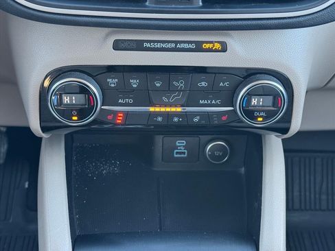 Used 2021 Ford Escape SE w/ Cold Weather Package image 16