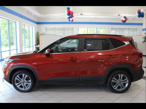 Used 2021 Kia Seltos S AWD/4WD image 8