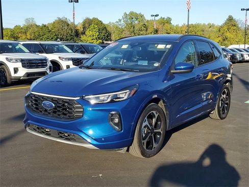 Certified 2023 Ford Escape ST-Line Elite w/ Premium Technology Package image 2