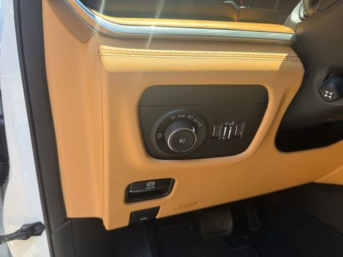 Used 2024 Jeep Grand Cherokee L Summit AWD/4WD image 18