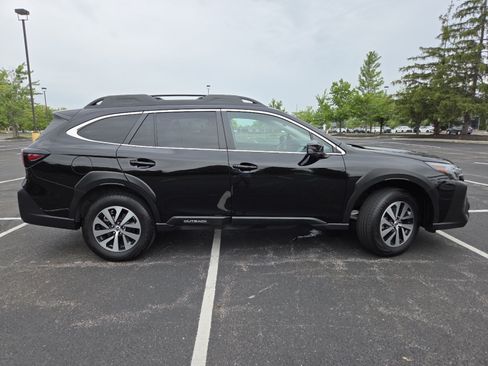 Used 2024 Subaru Outback Premium AWD/4WD image 22