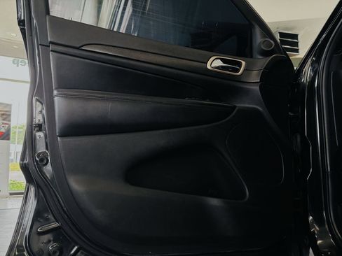 Used 2016 Jeep Grand Cherokee Laredo w/ Quick Order Package 23E AWD/4WD image 26