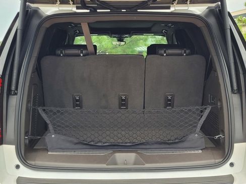 Used 2021 GMC Yukon Denali w/ Denali Premium Package image 8