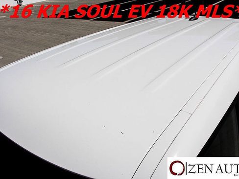 Used 2016 Kia Soul EV FWD image 11