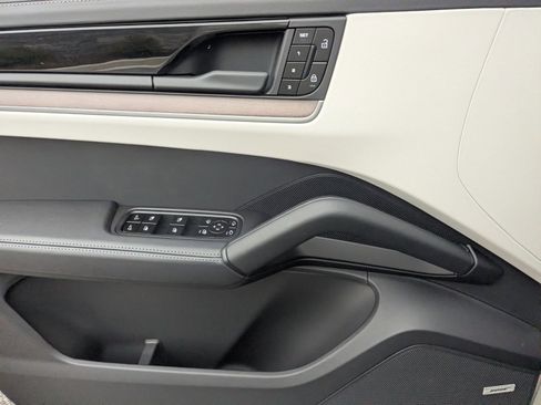 New 2026 Porsche Cayenne S image 13