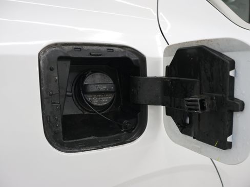 Used 2024 Nissan Sentra SV FWD image 23