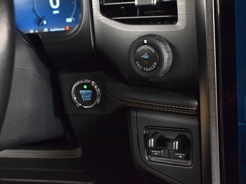 Used 2023 Ford Expedition Platinum image 29