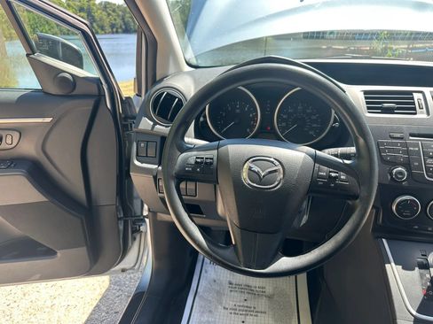 Used 2012 MAZDA MAZDA5 Sport FWD image 17