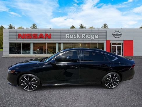 Used 2024 Honda Accord Touring image 7