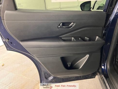 Used 2025 Nissan Pathfinder SV FWD image 32