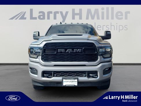 Used 2024 RAM 3500 Limited image 8