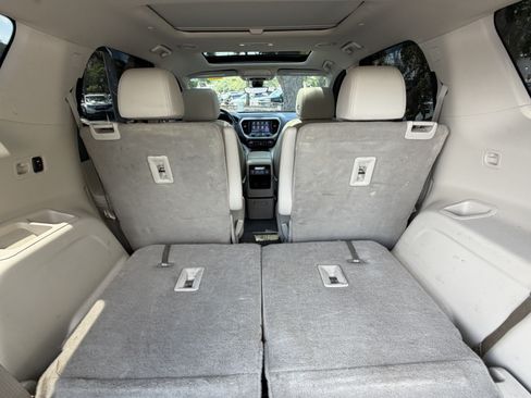 Used 2021 GMC Acadia Denali w/ Denali Technology Package FWD image 48