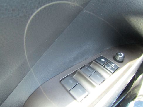 Used 2021 Toyota Camry SE FWD image 29