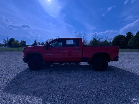 Used 2024 Chevrolet Silverado 2500 ZR2 w/ Technology Package image 5