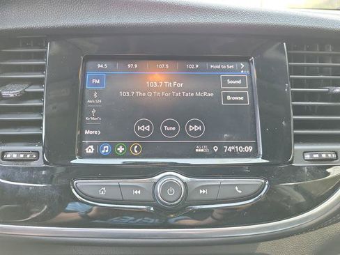 Used 2021 Buick Encore Preferred AWD/4WD image 11