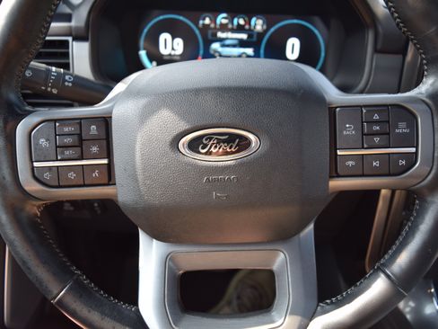 Used 2022 Ford F150 Lariat w/ Equipment Group 502A High AWD/4WD image 16