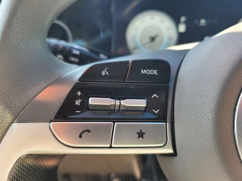 Used 2024 Hyundai Elantra SEL image 28