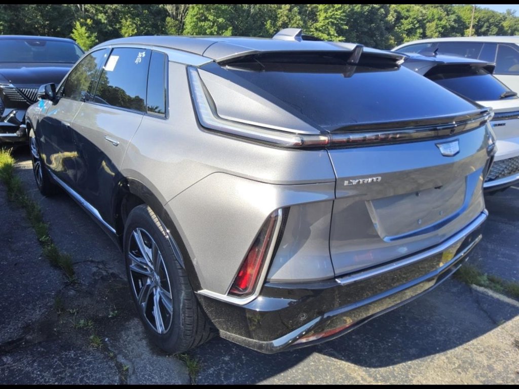 Used 2023 Cadillac Lyriq 2WD image 4