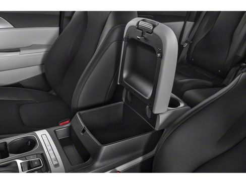 Used 2024 Kia Carnival LX FWD image 10