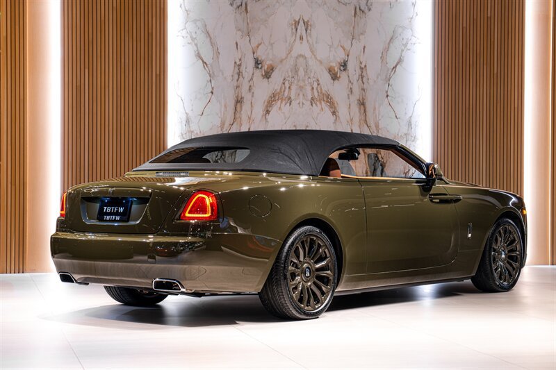 Used 2021 Rolls-Royce Dawn RWD image 8