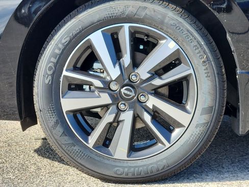 New 2025 Nissan Versa SV w/ Trunk Package image 6