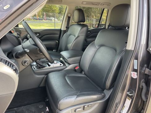 Used 2024 INFINITI QX80 Luxe RWD image 16