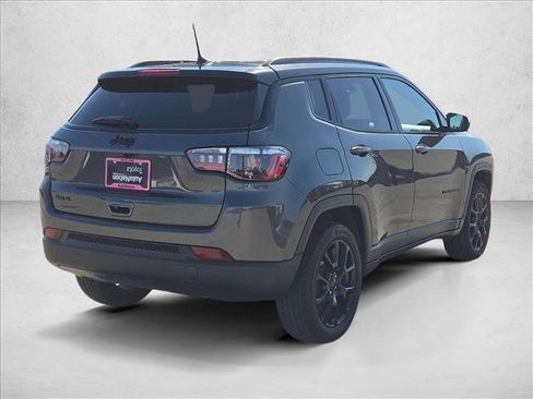 Used 2023 Jeep Compass Latitude AWD/4WD image 7