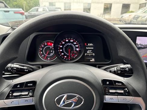 Used 2021 Hyundai Elantra SEL FWD image 19
