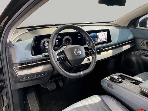 Used 2024 Nissan Ariya AWD image 17
