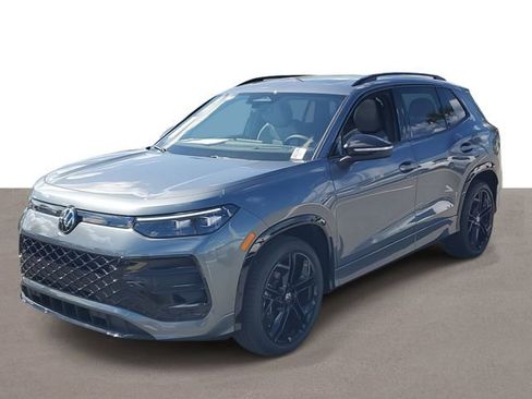 New 2026 Volkswagen Tiguan SE R-Line FWD image 2