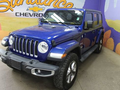 Used 2019 Jeep Wrangler Unlimited Sahara w/ Uconnect 4C Nav & Sound Group AWD/4WD image 4