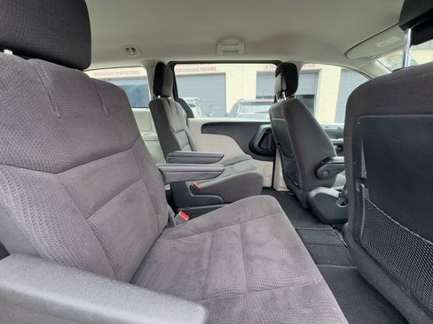 Used 2014 Dodge Grand Caravan American Value Package FWD image 14