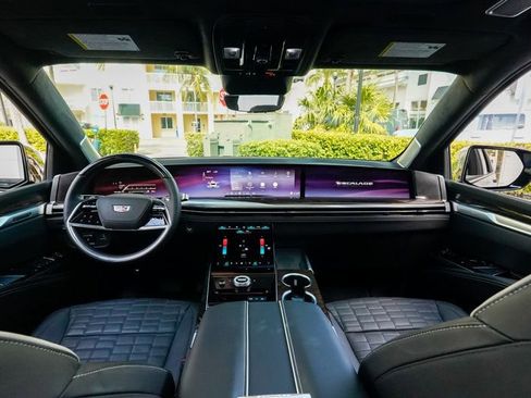 Used 2025 Cadillac Escalade Sport Platinum w/ LPO, ONYX Package image 79