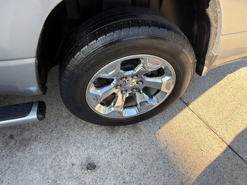 Used 2020 RAM 1500 Big Horn AWD/4WD image 14