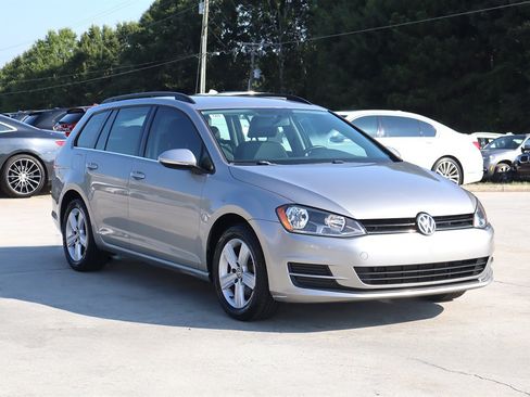 Used 2015 Volkswagen Golf TDI FWD image 9