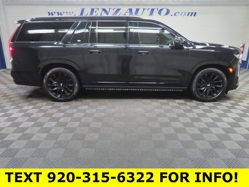 Used 2023 Cadillac Escalade ESV Sport image 2