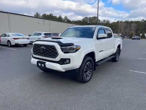 Used 2023 Toyota Tacoma TRD Sport w/ Technology Package image 2