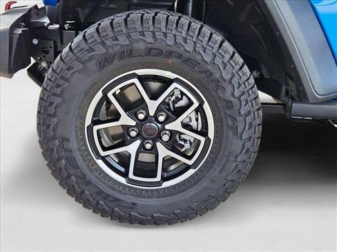 New 2025 Jeep Gladiator Rubicon w/ Convenience Group image 10