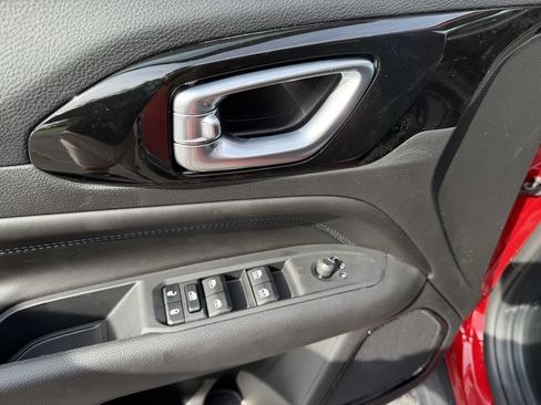 New 2026 Jeep Compass Latitude AWD/4WD image 13