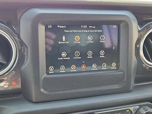 Used 2021 Jeep Wrangler Unlimited Sahara AWD/4WD image 19