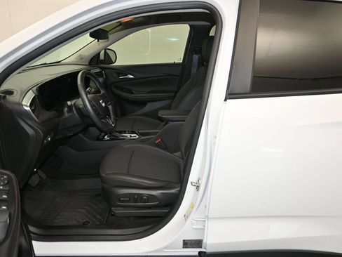 Used 2024 Buick Encore GX Preferred w/ Comfort Package FWD image 19