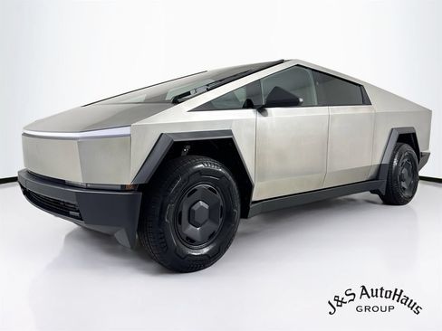 Used 2026 Tesla Cybertruck AWD Crew Cab image 3