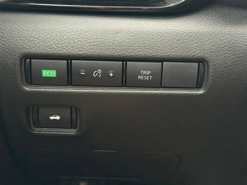 Certified 2025 Nissan Sentra SV FWD image 21