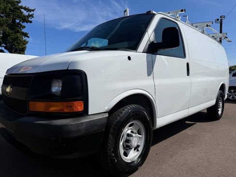 Used 2016 Chevrolet Express 2500 RWD image 39