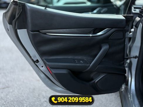 Used 2018 Maserati Ghibli RWD image 11