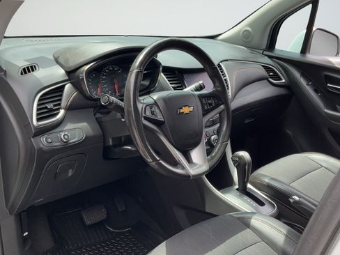 Certified 2022 Chevrolet Trax LT w/ Sport Edition FWD image 25